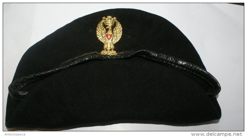 ITALIA - BERRETTO - BASCO  USATO  DELLLA POLIZIA - Headpieces, Headdresses