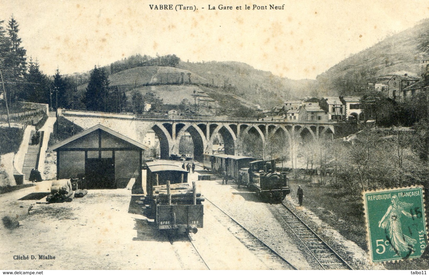 Vabre - La Gare Avec Train Et Le Pont Neuf - Vabre