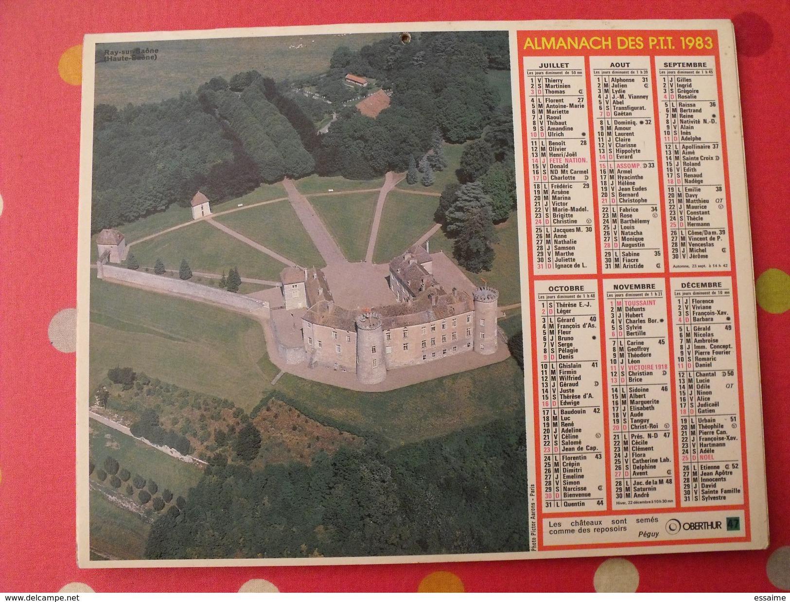 Calendrier Illustré En Carton De 1983. Almanach Des PTT Postes Facteur. Castel De Maussac. Ray Sur Saône - Grand Format : 1981-90