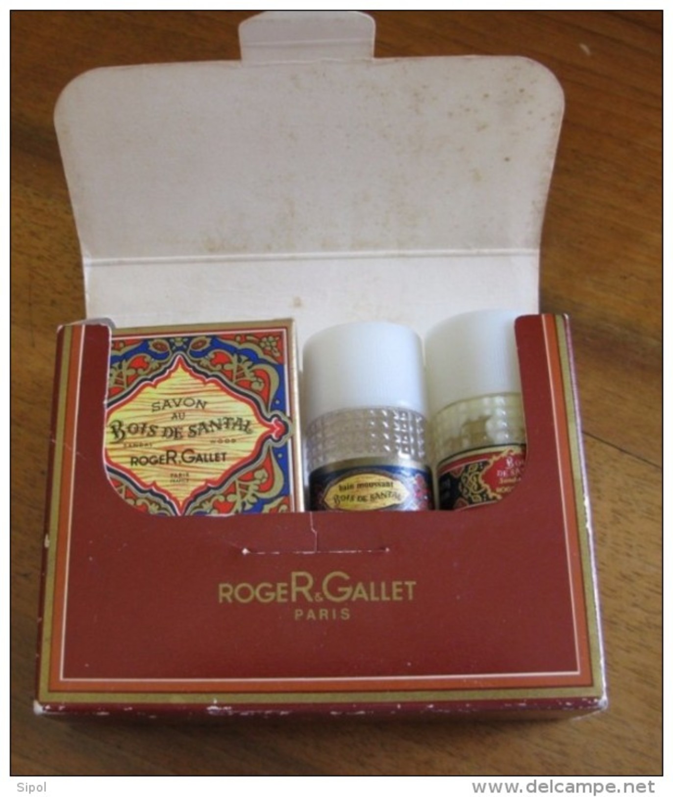 Echantillons Anciens  " Bath Kit " De Roger & Gallet  Bois De Santal  Dans Boite Cartonnée - Campioncini Di Profumo (testers)