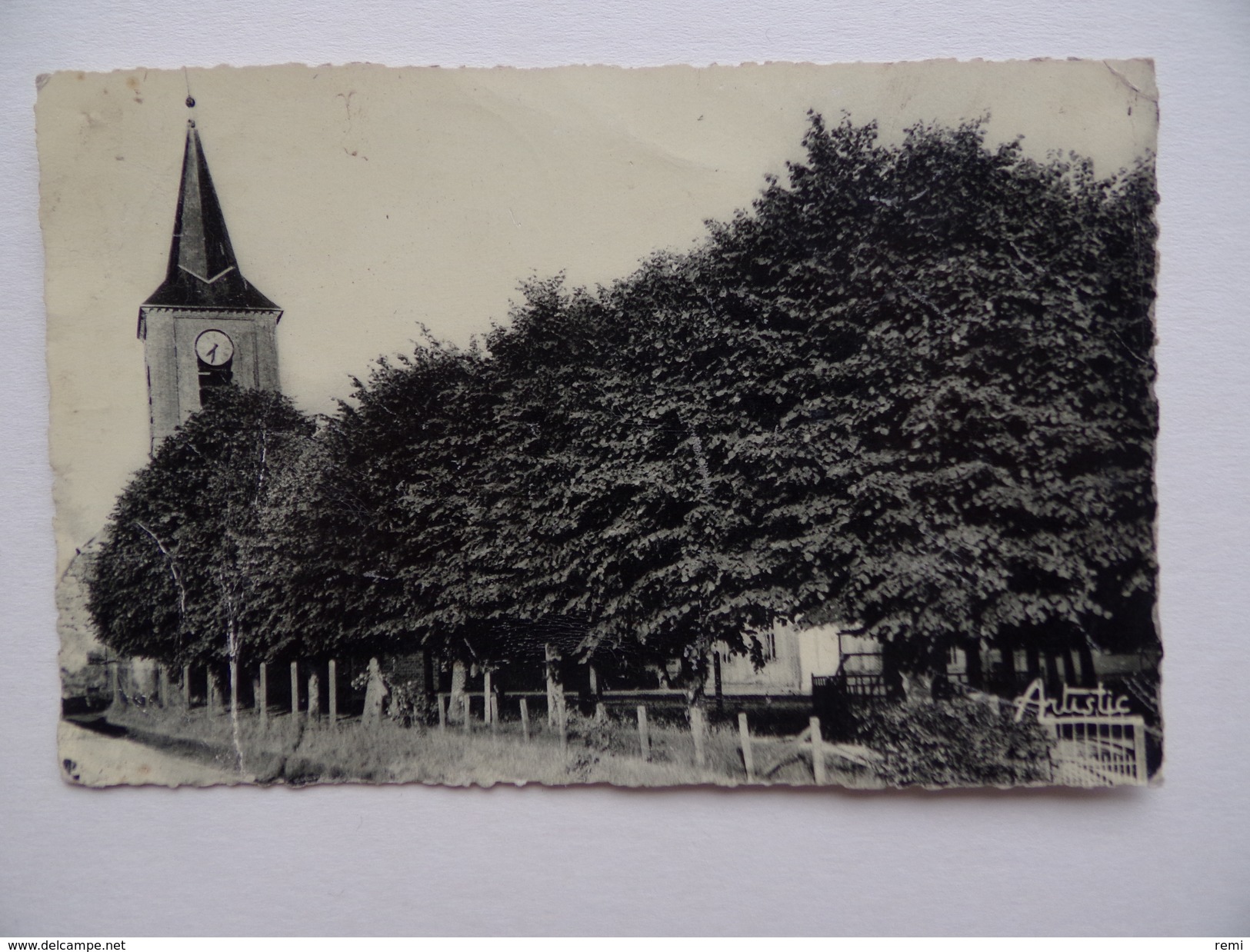 89 VILLEBOUGIS Place De L'église N°13 - Villebougis