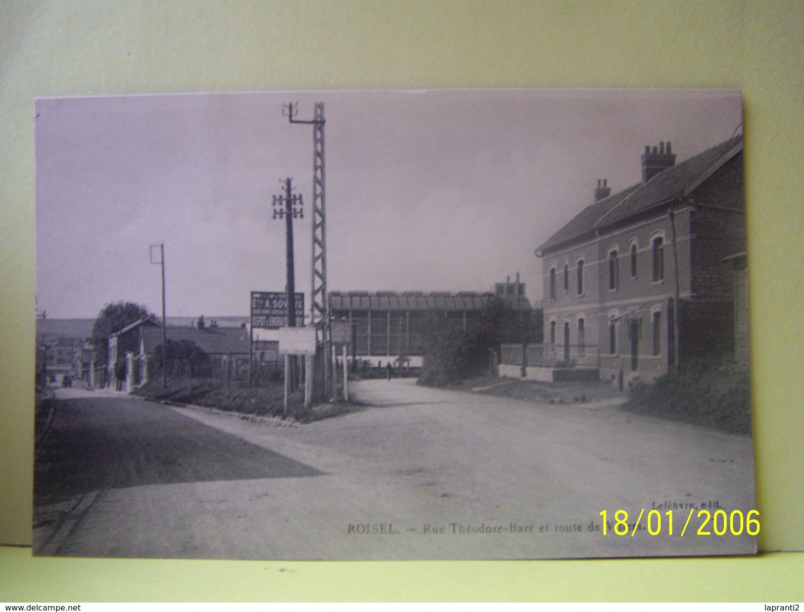 ROISEL (SOMME) RUE THEODORE-BARE ET ROUTE DE VILLERS. - Roisel