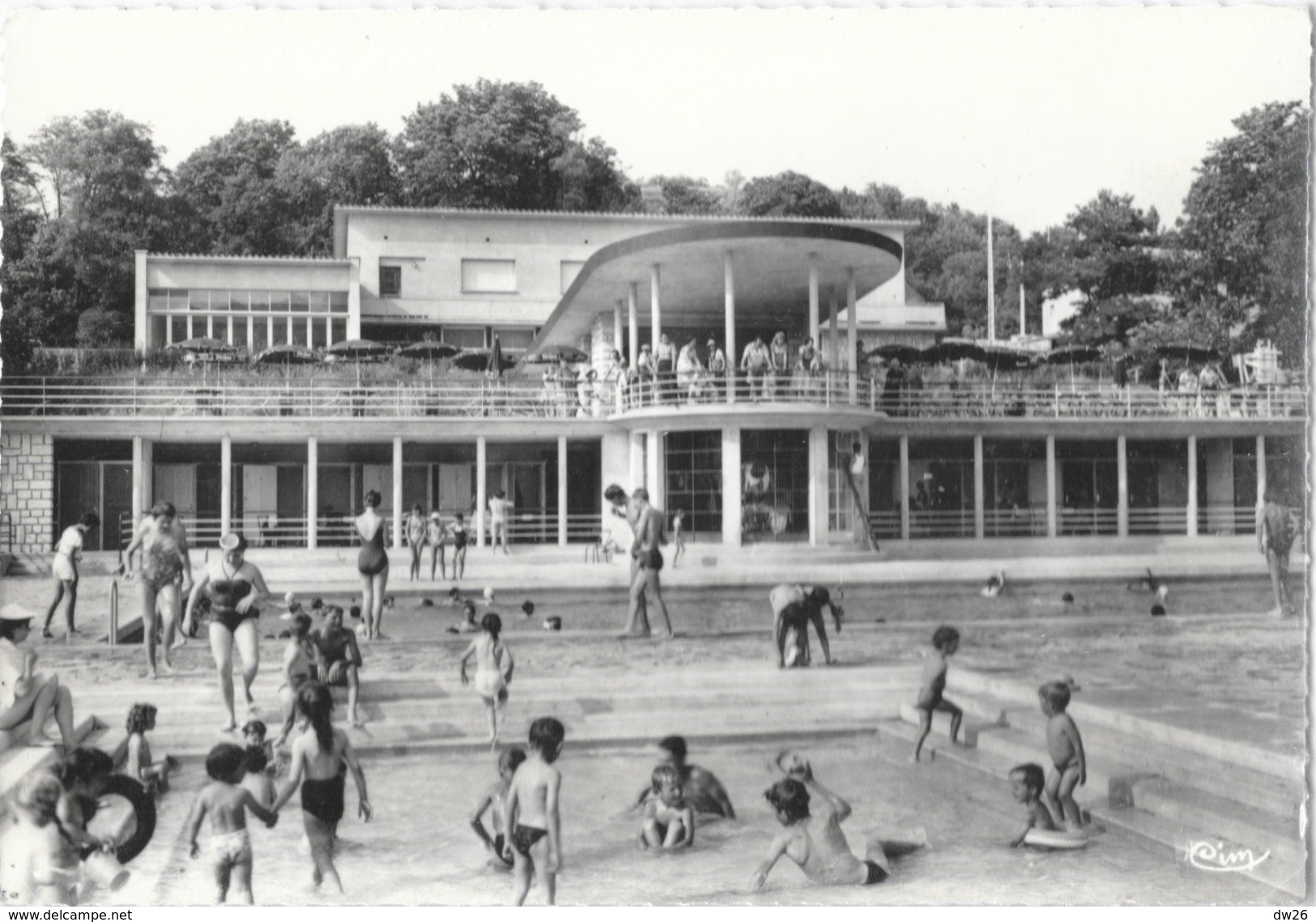 Dieulefit - La Piscine Et Sa Terrasse, Belle Animation - Edition Combier - Carte CIM Non Circulée - Dieulefit