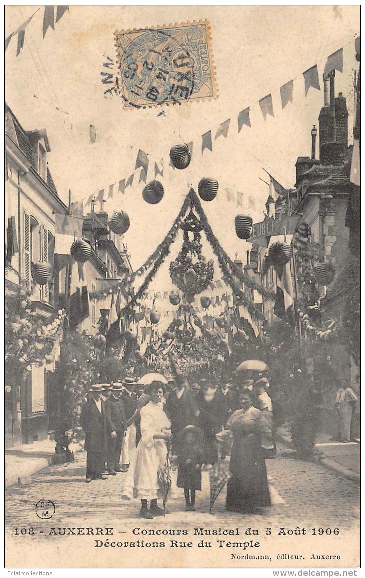 Auxerre      89      Concours Musical. Décorations Rue Du Temple      (voir Scan) - Auxerre