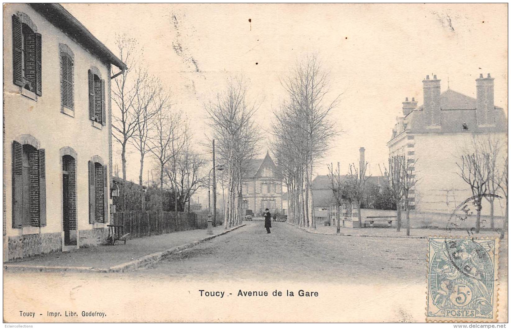 Toucy      89        Avenue De La Gare     (voir Scan) - Toucy