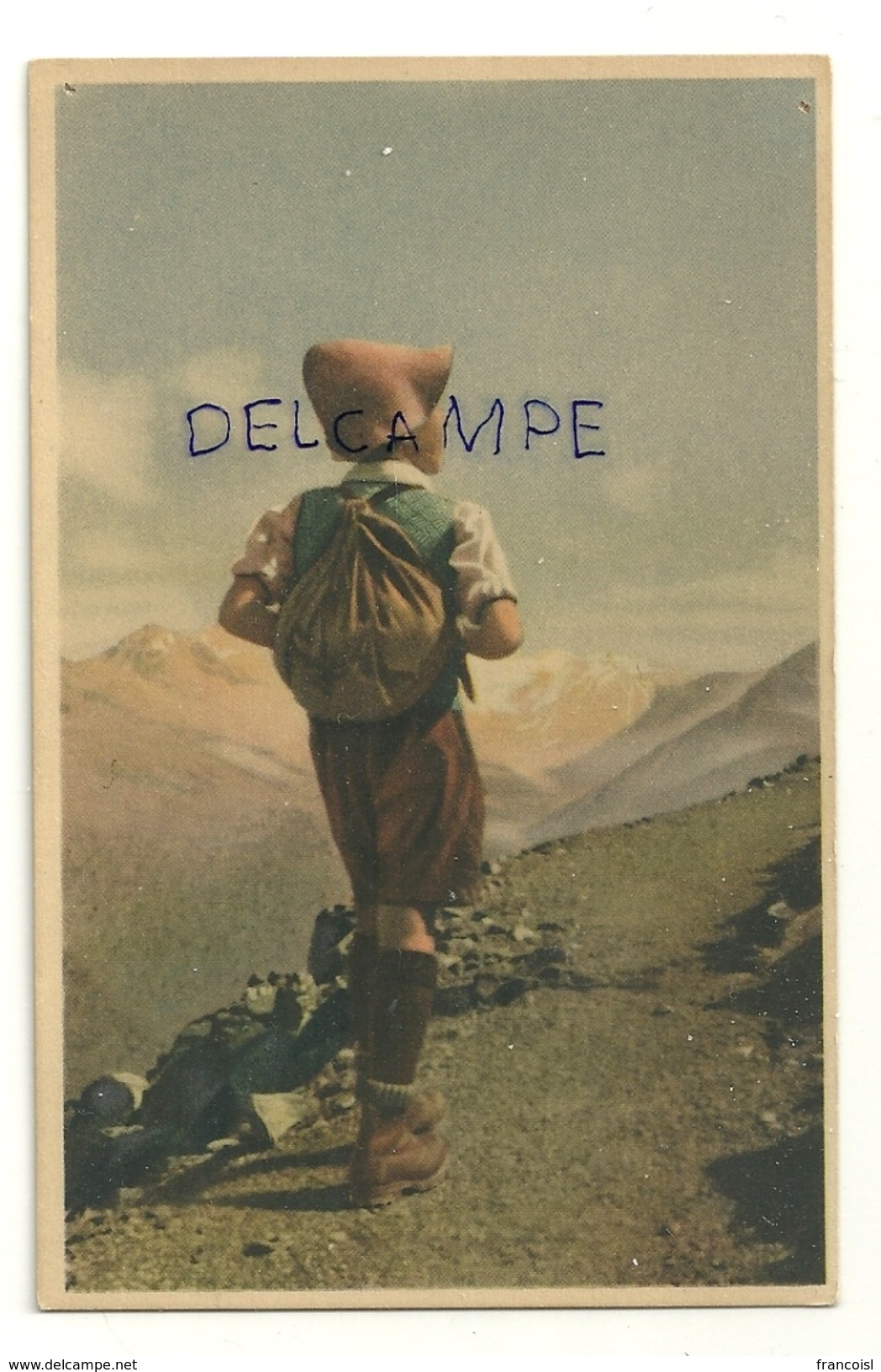 Jeune Garçon Et Sac à Dos Dans Les Montagnes. Coloprint Photocolor 52074 - Climbing