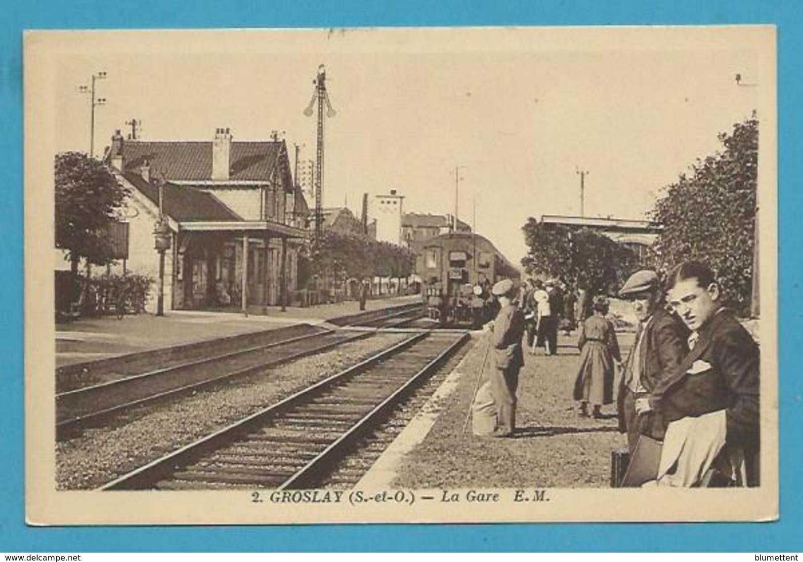 CPSM 2 - Chemin De Fer Arrivée Du Train En Gare De GROSLAY 95 - Groslay