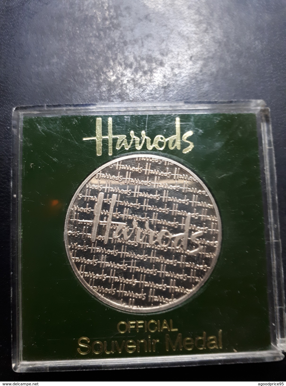 OFFICIAL SOUVENIR MEDAL "HARRODS" EN ARGENT - Professionnels/De Société