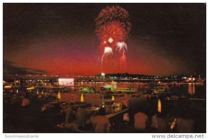 Iowa Sioux City River Cade Celebration Fireworks Display - Sioux City
