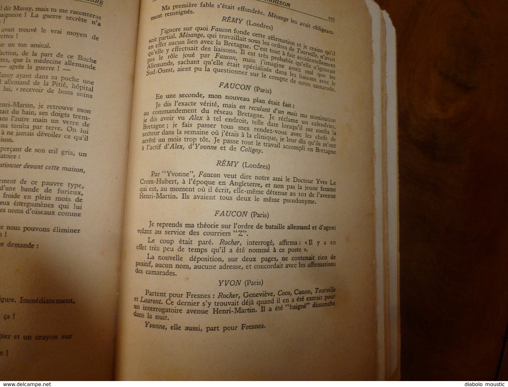 1947 UNE AFFAIRE DE TRAHISON par REMY dédicacé à Charles Breton CHEF RESISTANT,pour service rendu à l'OCM,photographies