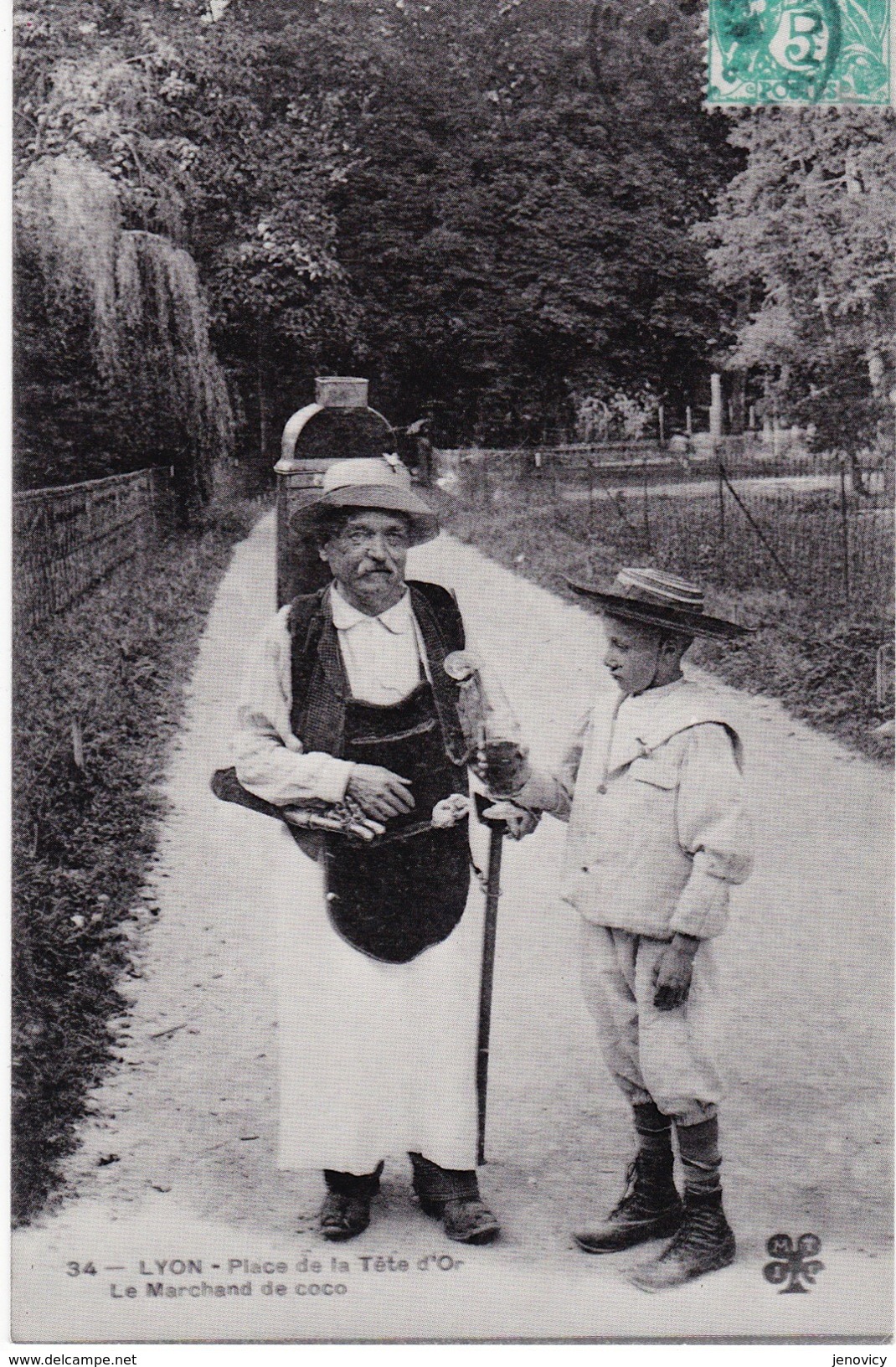 REF185 LYON PLACE DE LA TETE D OR LE MARCHAND DE COCO ACCOMPAGNE D UN ENFANT VOIR DETAIL - Vendedores Ambulantes