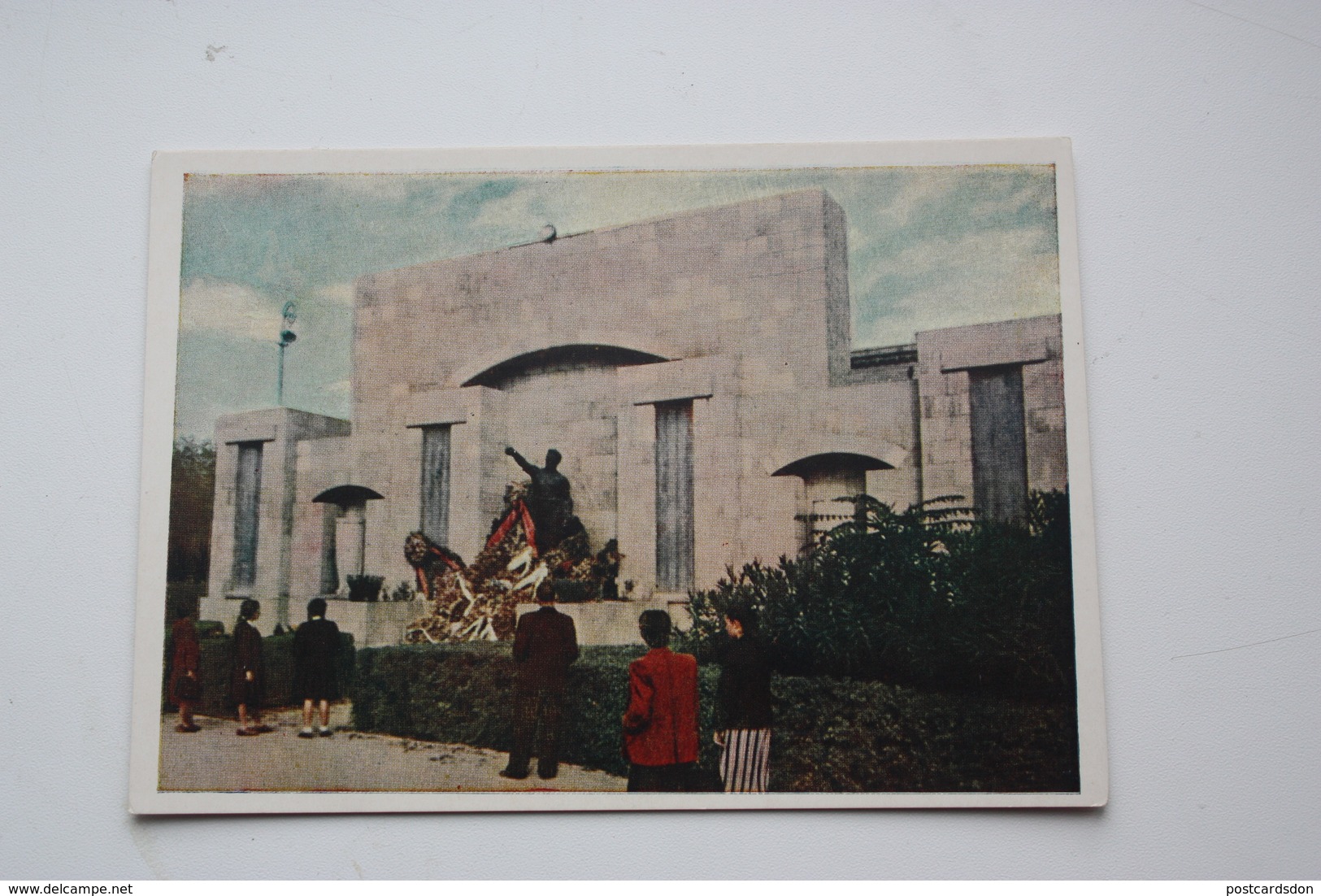 AZERBAIJAN  - Old Postcard - BAKU. 50 Baku Komissars Monument - 1954 - Azerbeidzjan