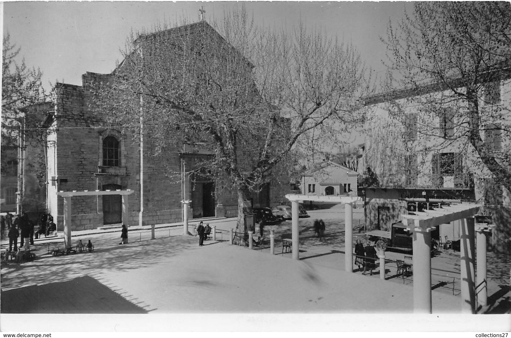 83-SOLLIES-PONT- PLACE DE L'EGLISE , FOYER DES VIEUX - Sollies Pont