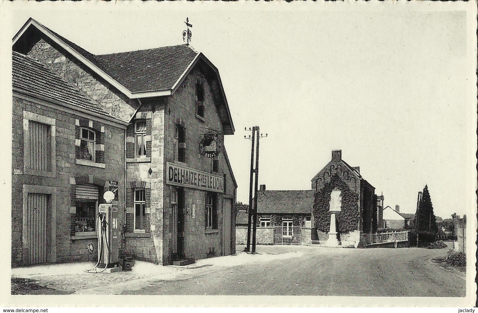 Méan -- L´ Ecole Communale Et Les Monuments 1914-18 -- 1940-45.     (2 Scans) - Havelange