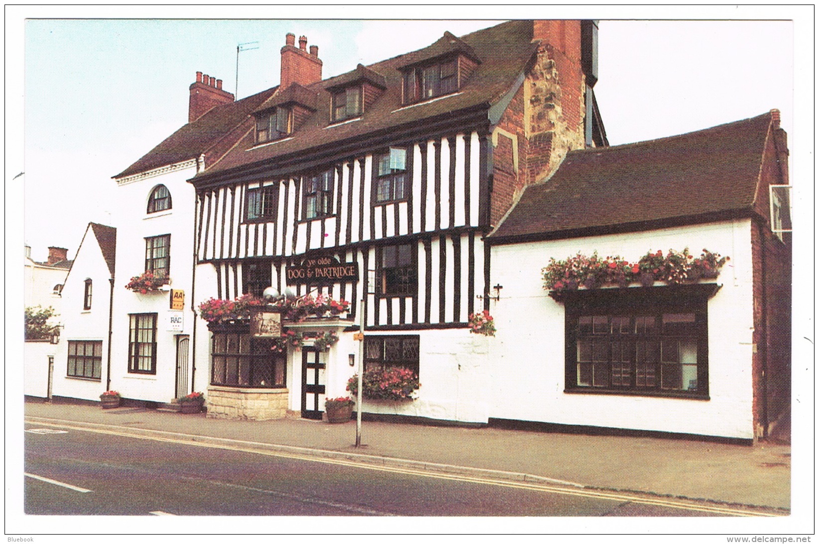 RB 1147 -  1984 Postcard - Ye Olde Dog &amp; Partridge Hotel High Street Tutbury Staffordshire - Other & Unclassified