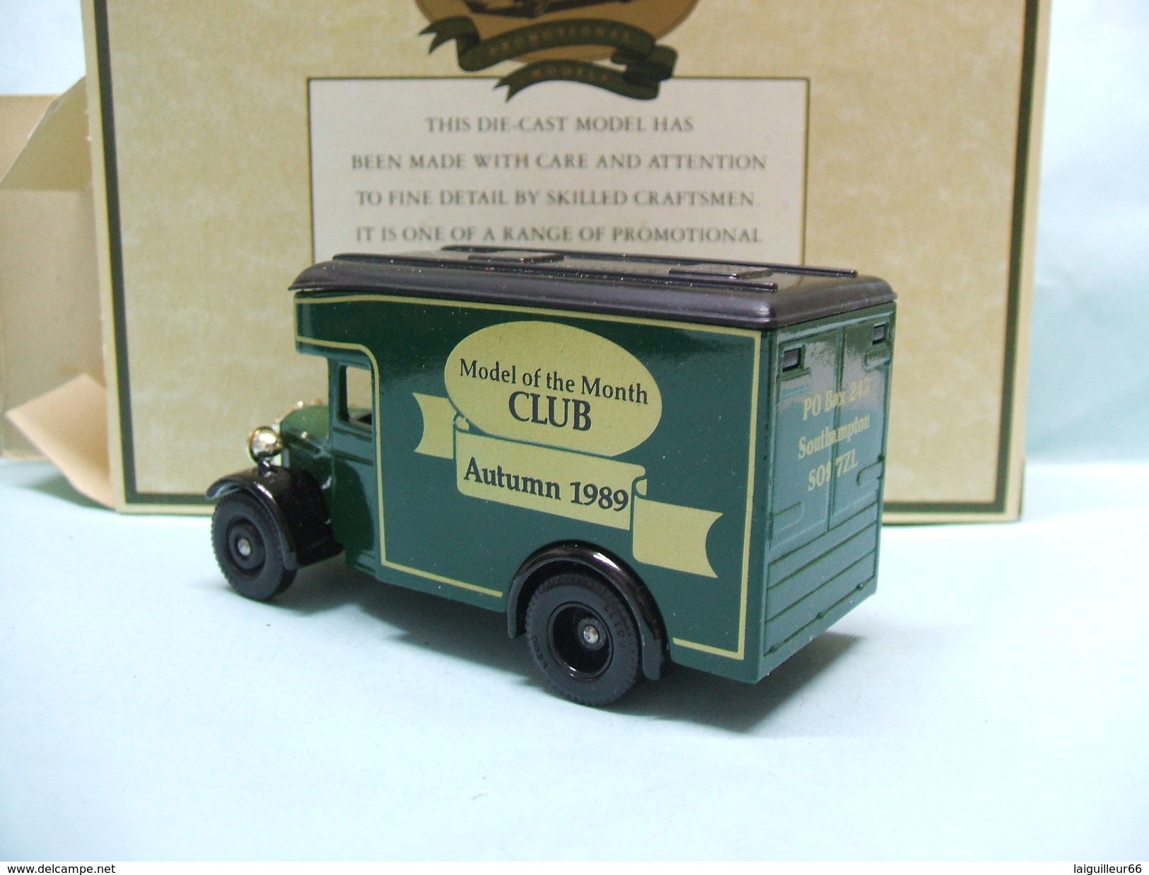 Lledo Promotional Model - DENNIS PARCELS 1934 Van Fourgon MODEL CLUB 1989 BO - Utilitari