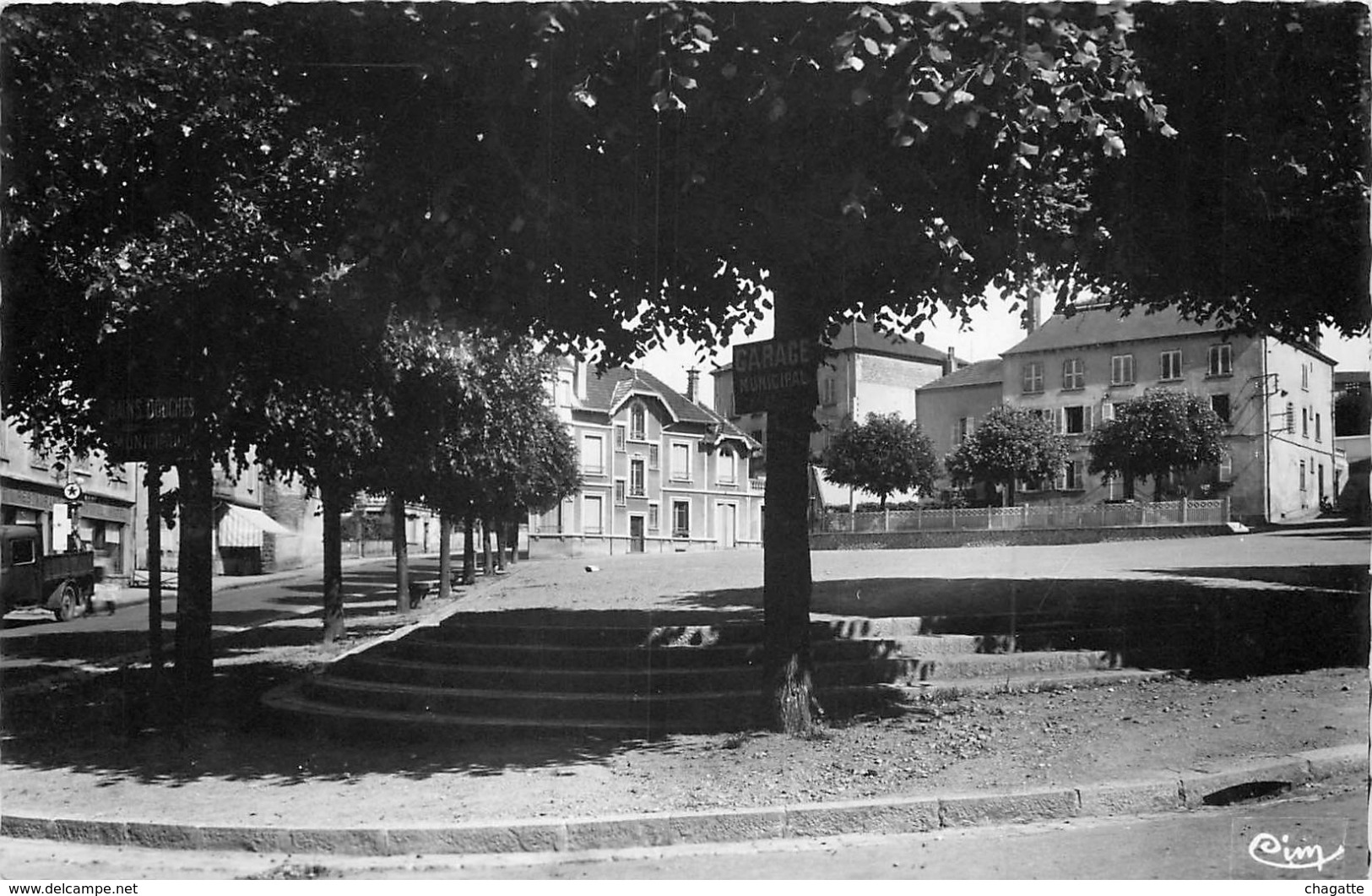 Cpsm, Cours, Place De La Republique - Cours-la-Ville