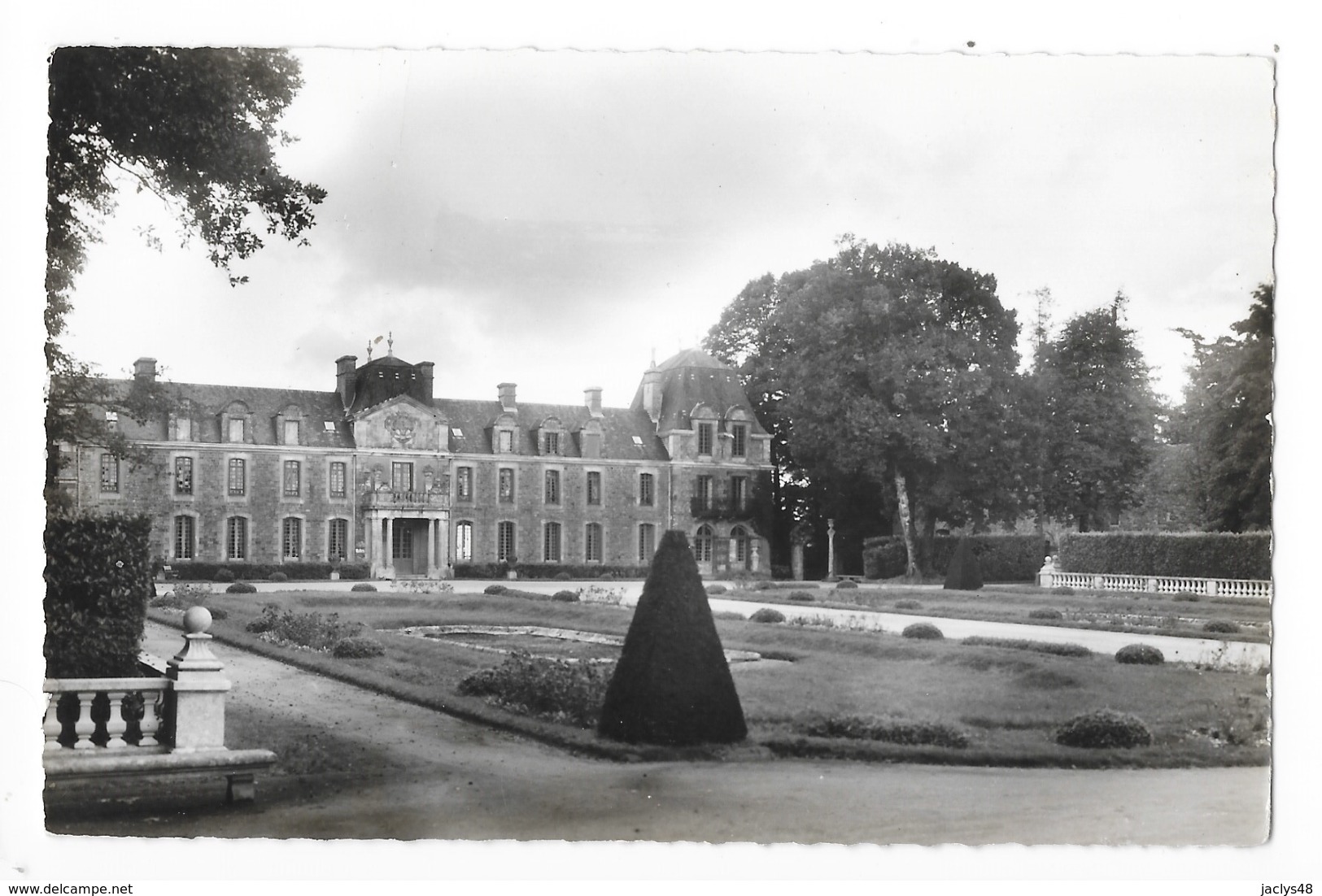 BECHEREL  (cpsm 35)  Le Château De CARADEUC  Façade Sud   -   - L 1 - Bécherel