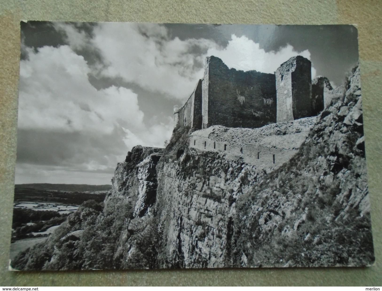 D150233 WALES - Carreg ,Cennen Castle  Near LLANDILO - Carmarthenshire