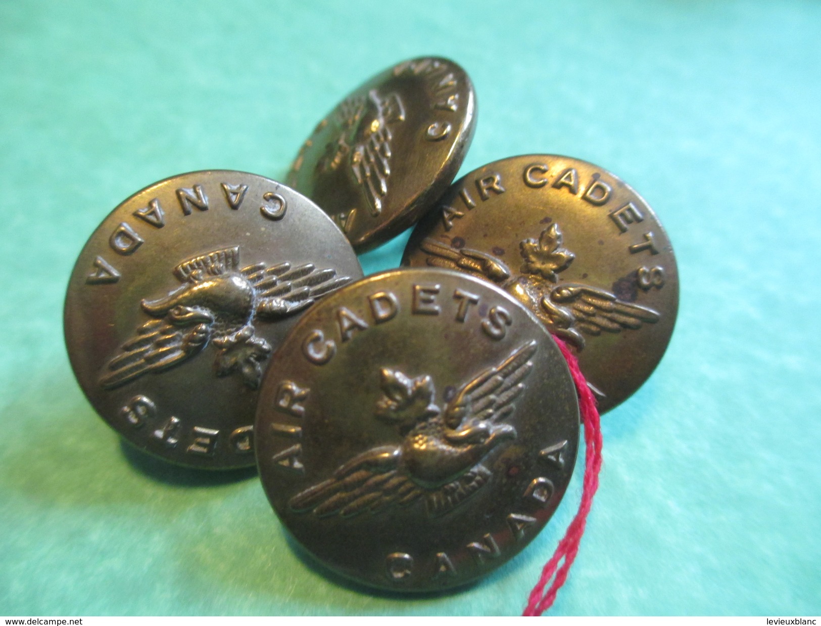 Bouton Ancien Militaire/Armée Canadienne/Air Cadets Canada/ Scully Montréal / XXième Siècle BOUT70 - Buttons