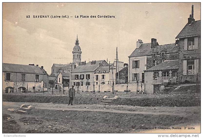 Savenay     44      Place Des Cordeliers     (voir Scan) - Savenay