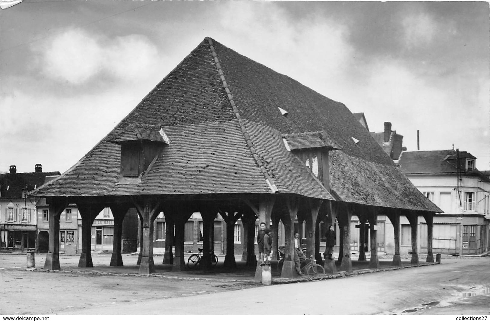 27-LYONS-LA-FORÊT- HALLE CONSTRUITE PAR LE DUC DE PENTHIEVRE 1775 - Lyons-la-Forêt