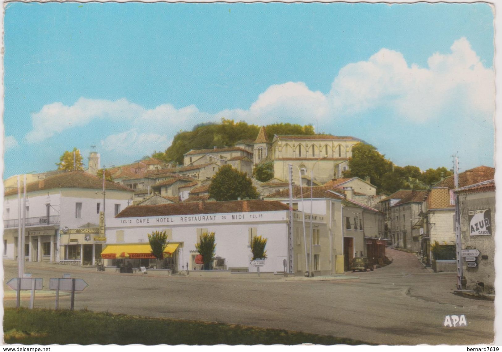 82 Montaigu De Quercy Le Carrefour - Montaigu De Quercy