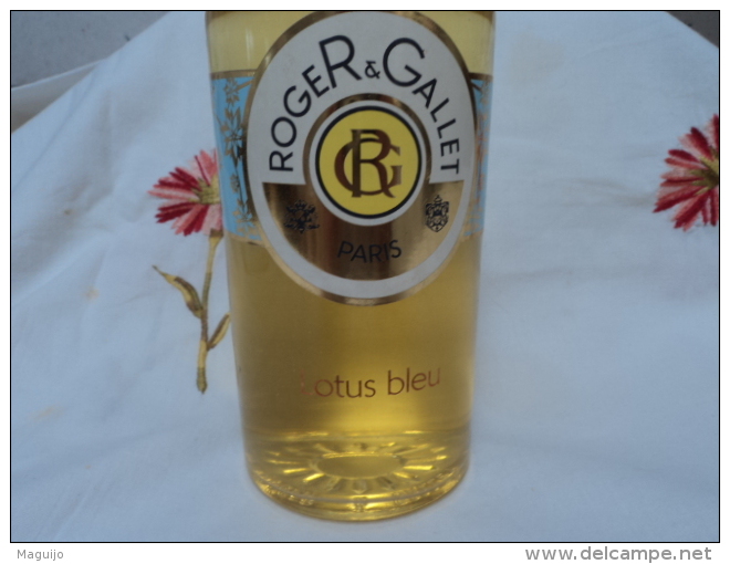 ROGER  &amp; GALLET " LOTUS BLEU" FLACON ( PAS VAPO)  BOUCHON VERRE   VENDU VIDE  LIRE ET VOIR !! - Flakons (leer)