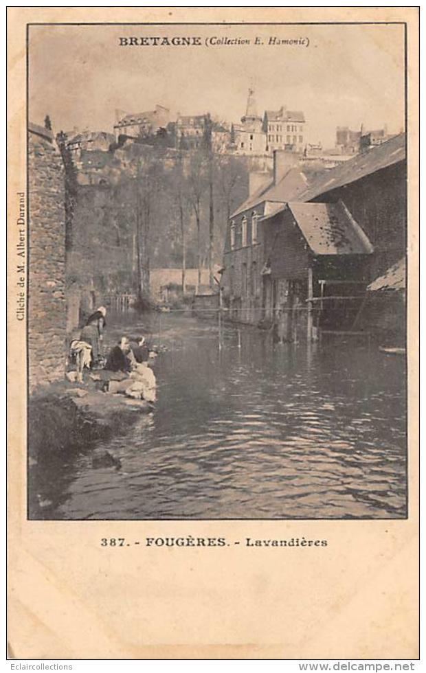 Fougères      35      Lavoir Et Lavandières   ( En Partie Ramollie -voir Scan) - Fougeres