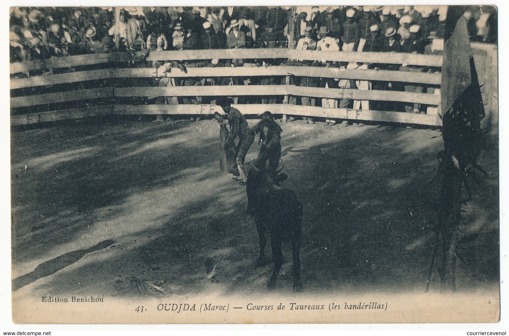 CPA - CORRIDA - OUDJA (Maroc) - Courses De Taureaux (Les Banderillas) - Corrida