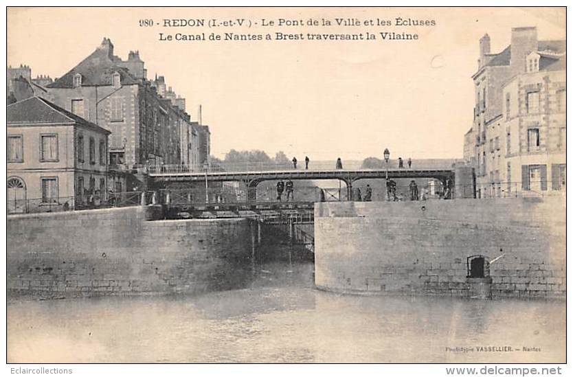 Redon     35       Le Canal  De  Nantes A Brest  . Pont De La Ville . Ecluse ( 980  Voir Scan) - Redon