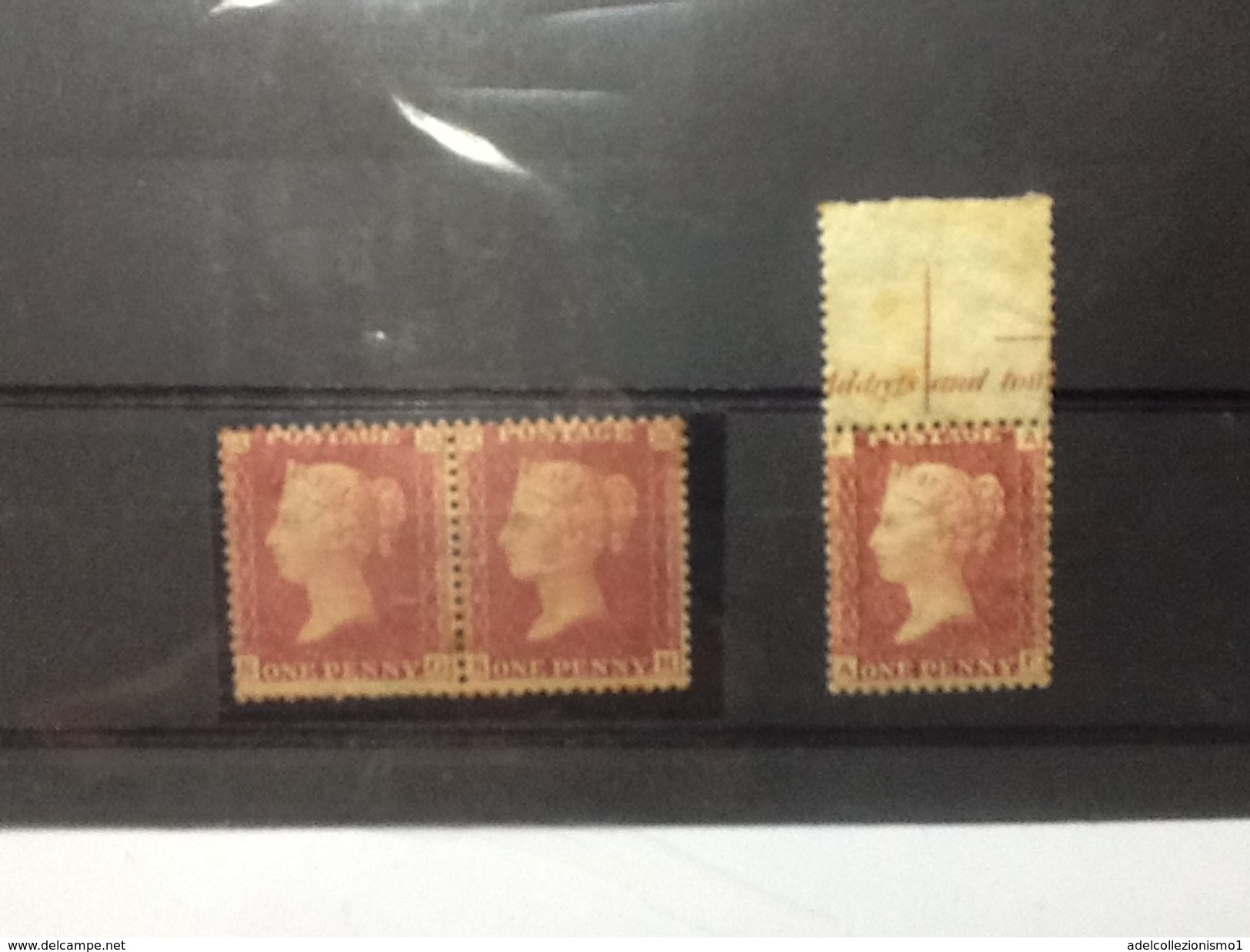 88314) Gran Bretagna-2x1p Rosso Dentellato 16-n.8-MLH*+1p Rosso Grandi Lettere-n. 20-MNH** Numero Tavola 179 - Neufs