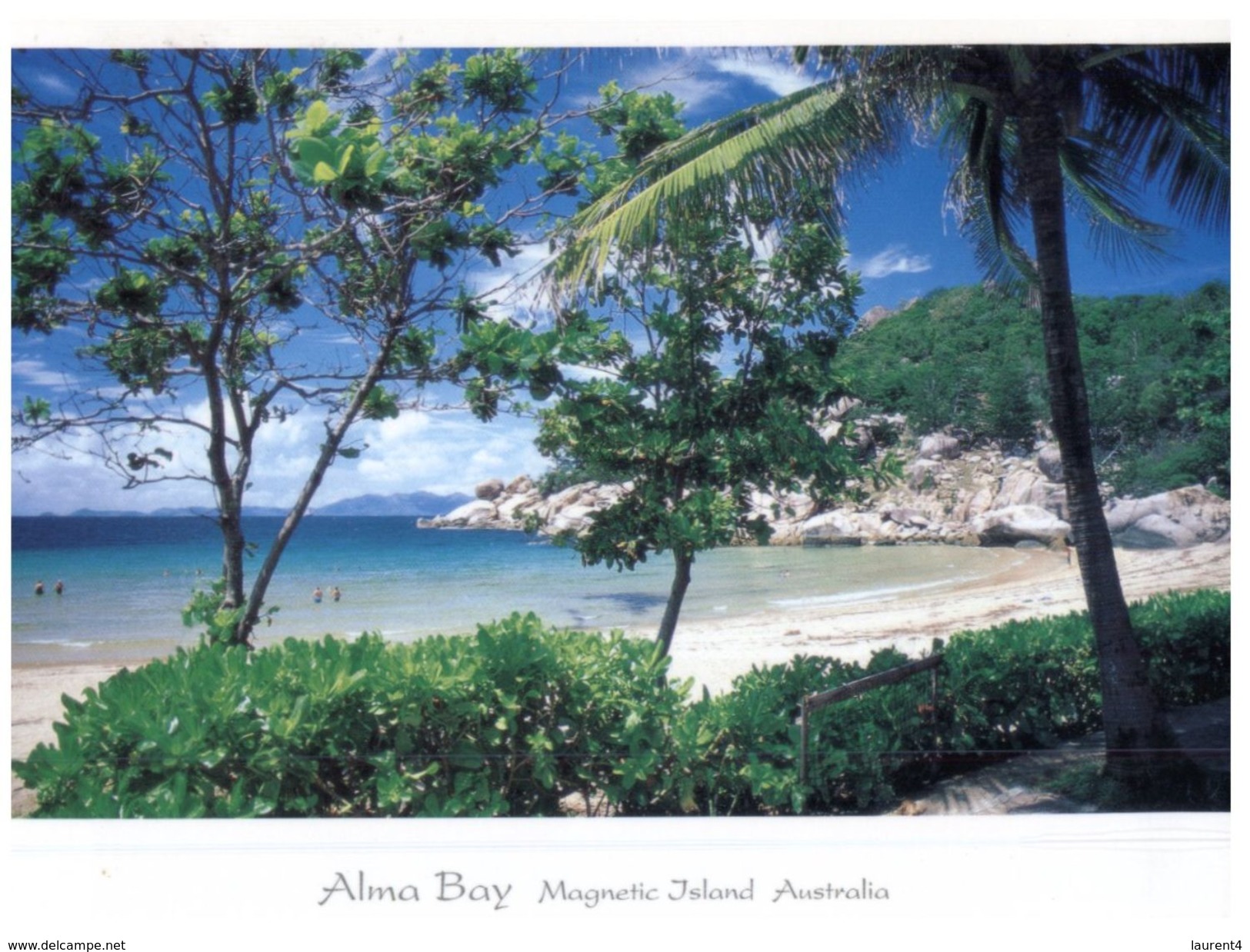 (531) Australia - (with Stamp At Back Of Postcard) - QLD - Magnetic Island Alma Bay - Great Barrier Reef