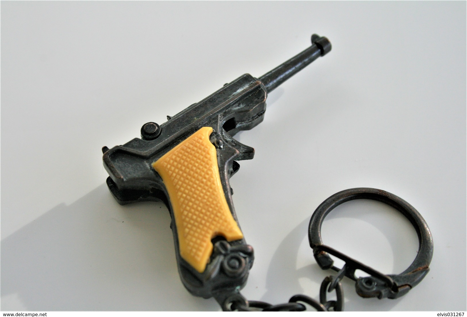 Vintage TOY GUN : LUGER P08 - L=4,5cm - Keychain 1960s - Keywords : Cap - Cork Gun - Rifle - Revolver - Pistol - Tin - Armes Neutralisées