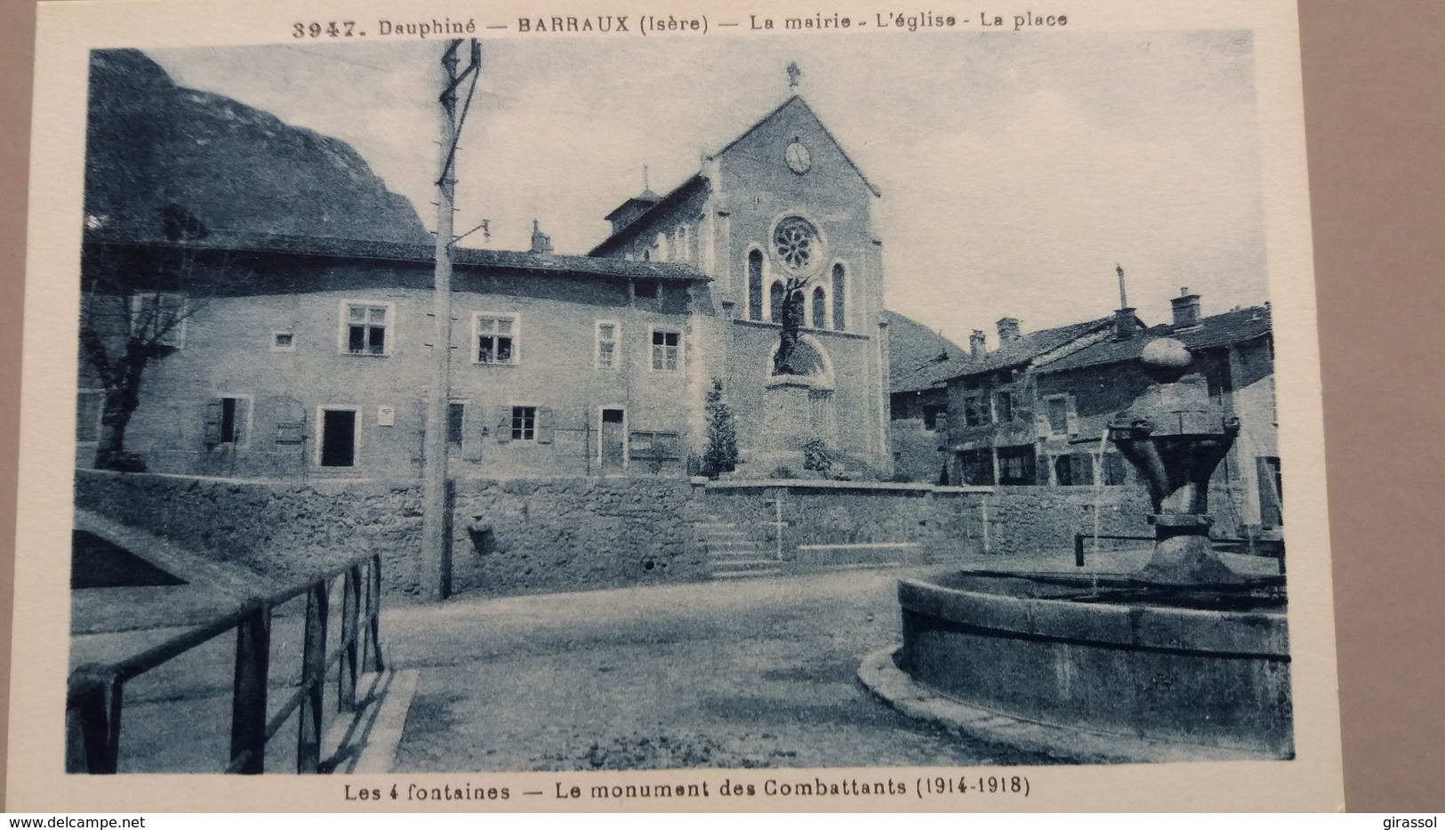 CPA BARRAUX ISERE LA MAIRIE L EGLISE LA PLACE LES 4 FONTAINES LE MONUMENT DES COMBATTANTS - Barraux