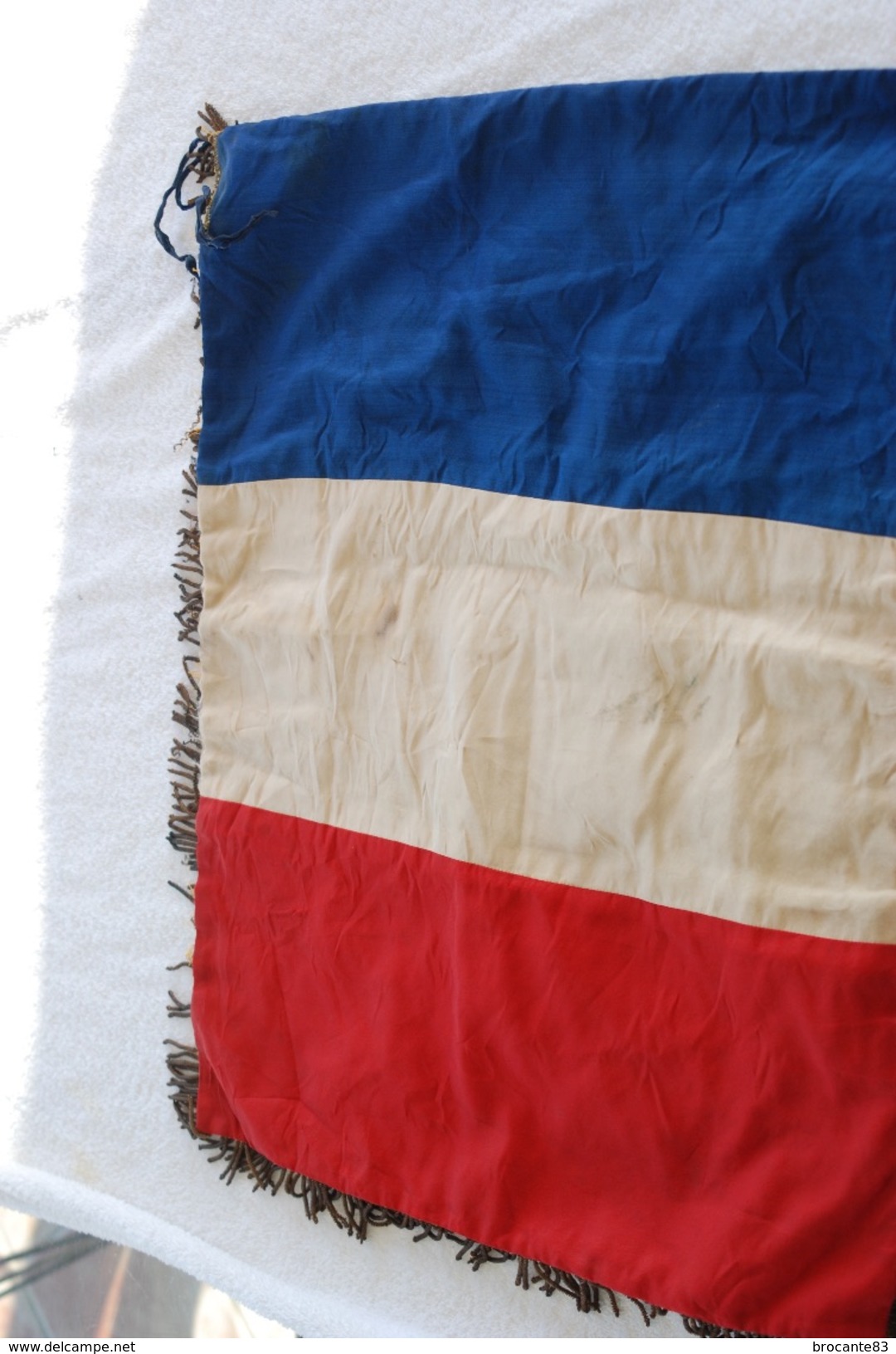 Drapeau De L Amicale Des Anciens Des 22 Et 222 RAC Groupe De Marseille - Drapeaux