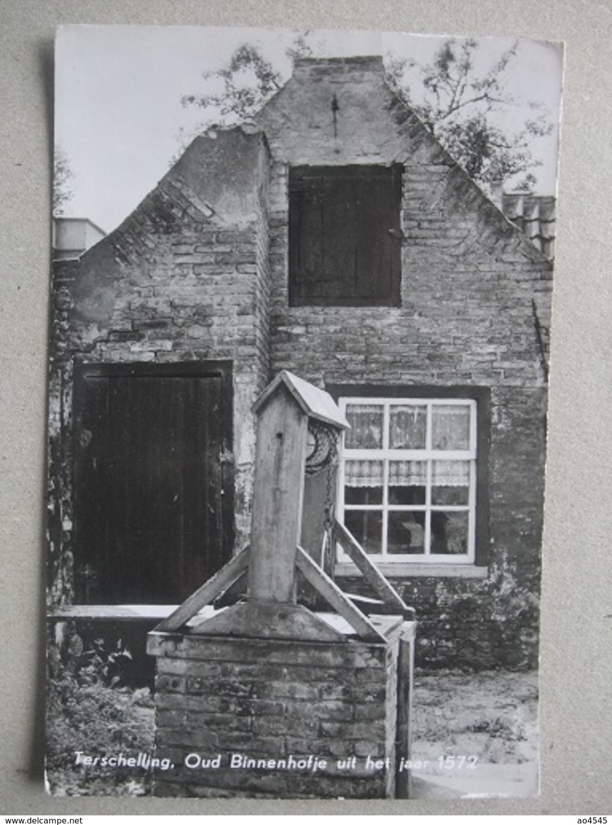 M08 Ansichtkaart Terschelling - Oud Binnenhofje - Terschelling