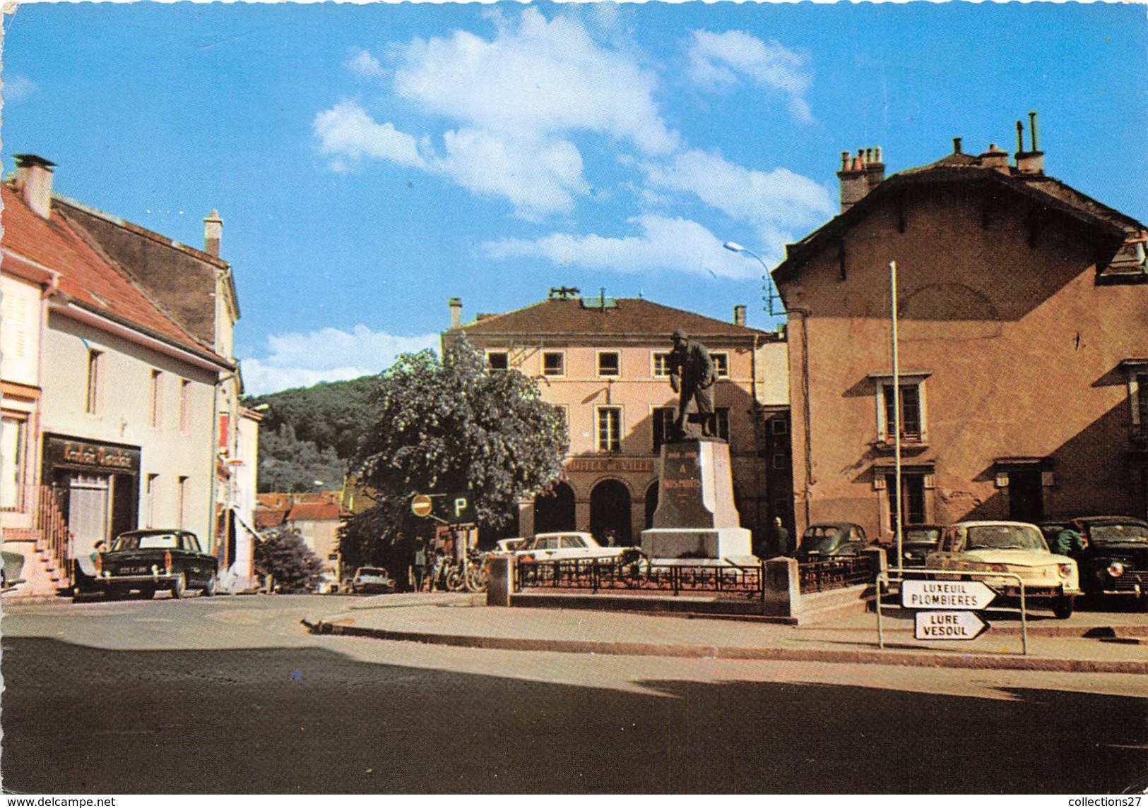 88-BAINS-LES-BAINS- LA PLACE , LE MONUMENT - Bains Les Bains