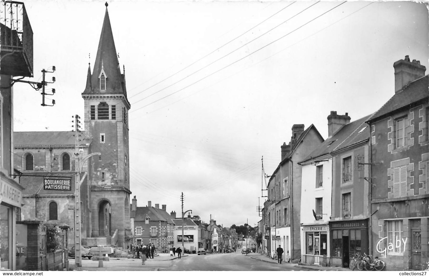 53-PRE-EN-PAIL- RUE ARISTIDE BRIAND ET L'EGLISE - Pre En Pail