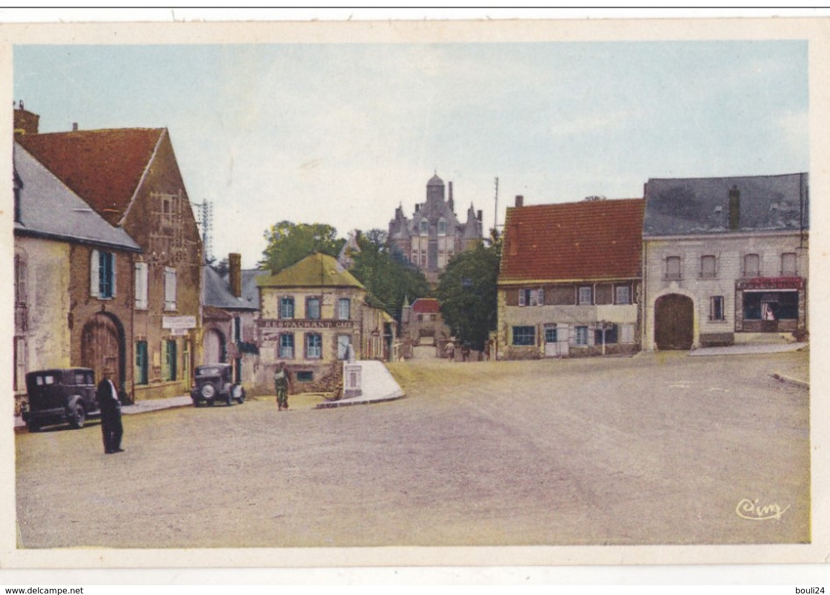 MONTMORT  DANS  LA MARNE  LA POSTE HOTEL DU CHEVAL BLANC ET INTERSECTION GRANDES  ROUTES   CPA CIRCULEE - Montmort Lucy