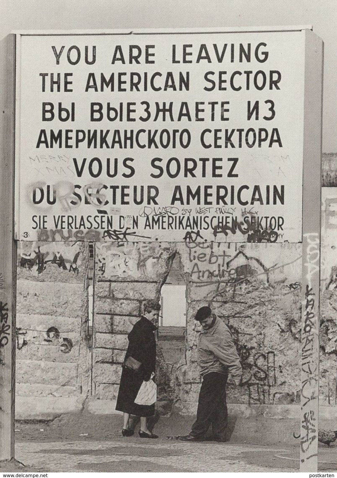 ÄLTERE POSTKARTE BERLIN NACH DEM 9.11.1989 BERLINER MAUER WALL AMERICAN SECTOR Mur Ehepaar Couple Postcard Ansichtskarte - Muro De Berlin