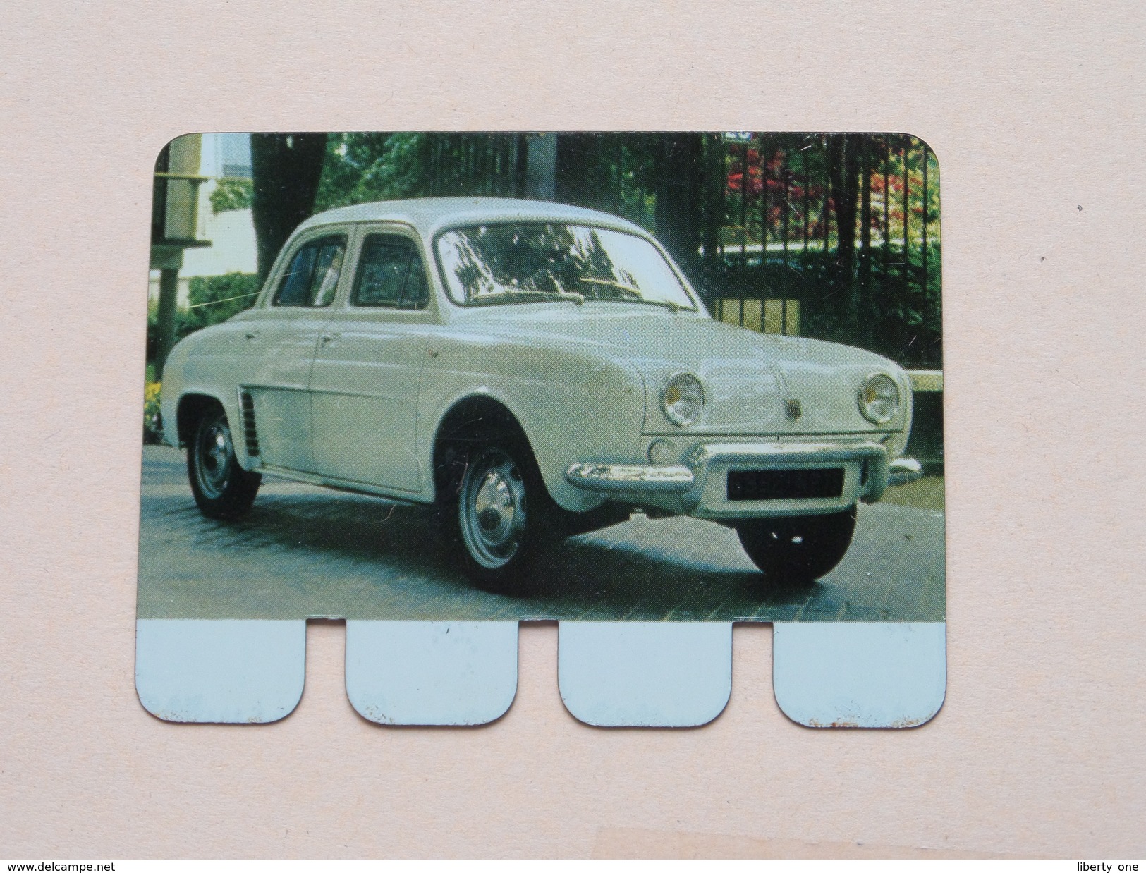 RENAULT DAUPHINE - Coll. N° 34 NL/FR ( Plaquette C O O P - Voir Photo - IFA Metal Paris ) ! - Tin Signs (after1960)