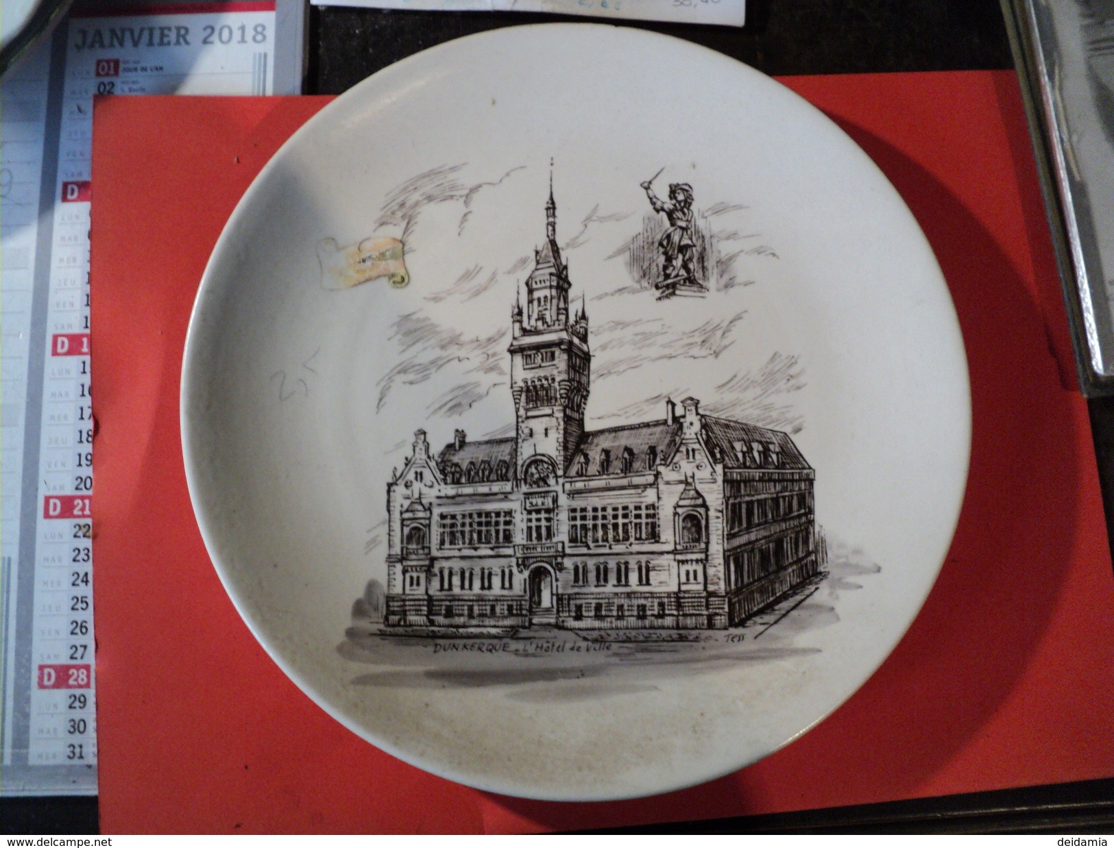 ASSIETTE DUNKERQUE L HOTEL DE VILLE ILLUSTREE PAR TESS - Piatti