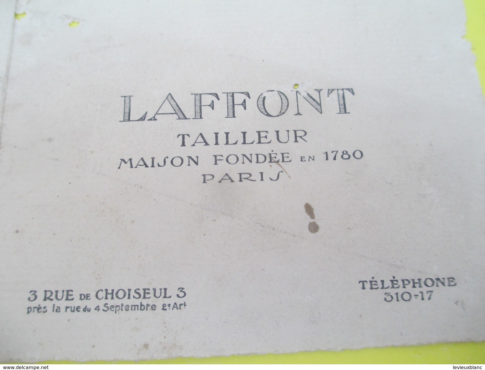 Carte Commerciale à 2 Volets/LAFFONT Tailleur/Rue De Choiseul/Paris Avec Plusieurs Dessins à La Plume/Vers 1930  CAC105 - Kleidung & Textil