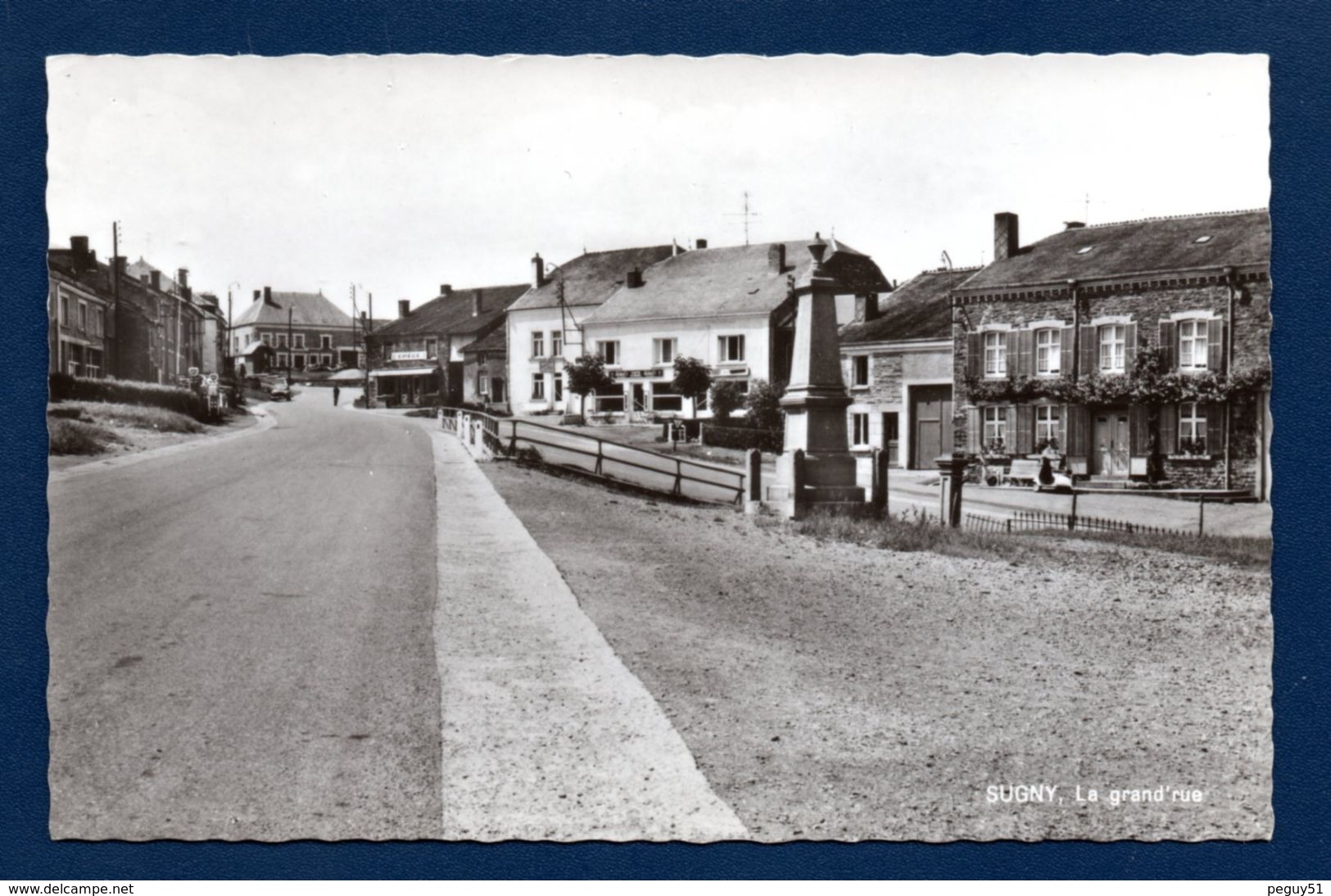 Sugny. Grand'Rue. Monument Aux Morts. Café Des Ardennes. Epécé. Pompes à Essence BP - Vresse-sur-Semois