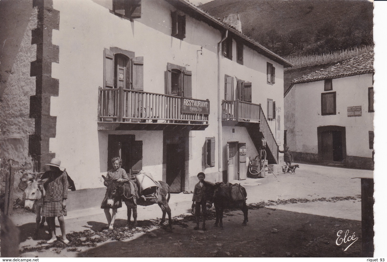 BIDARRAY - Coin Pittoresque Du Pays Basque (Restaurant Avec Pompes à Essence Sur Fûts) - Bidarray