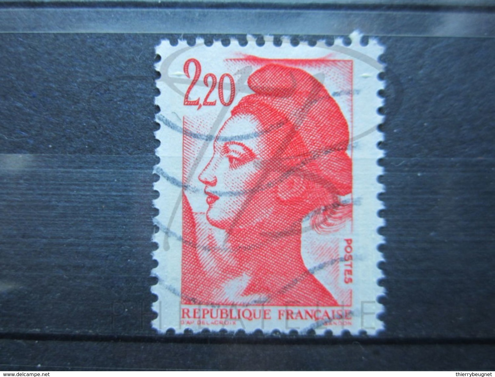 VEND BEAU TIMBRE DE FRANCE N° 2376 , AVEC MACULAGE !!! (d) - Used Stamps