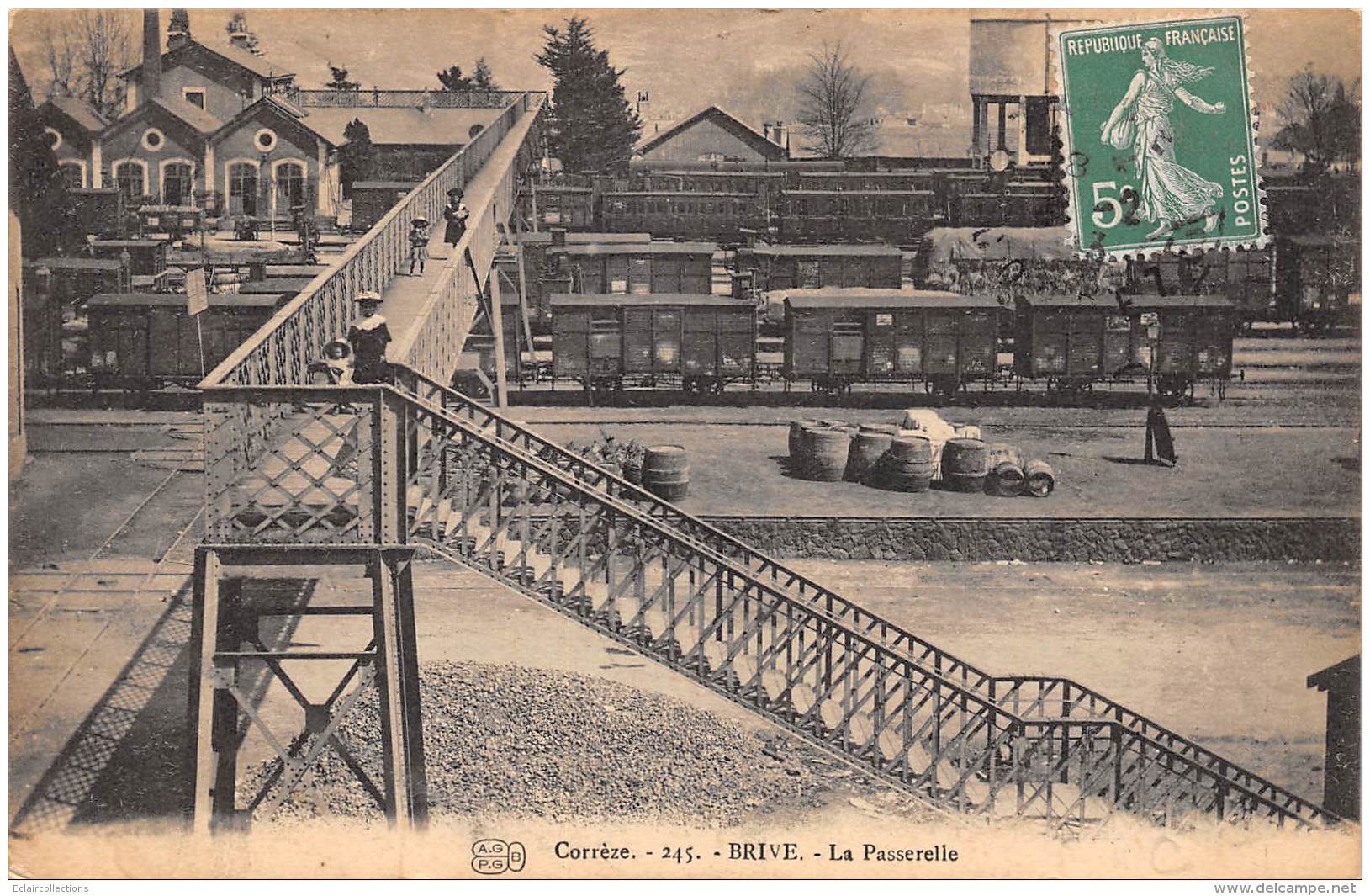 Brive La Gaillarde     19     La Gare. La Passerelle  .1 .  (voir Scan) - Brive La Gaillarde