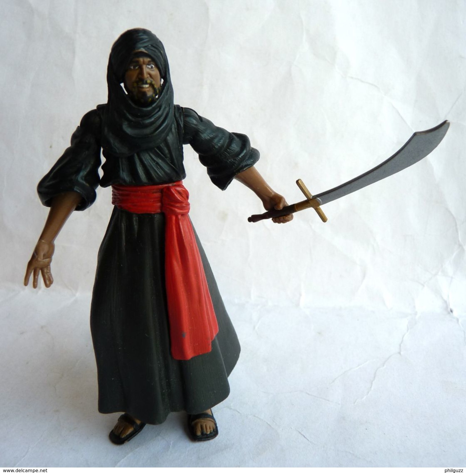 FIGURINE INDIANA JONES - RAIDERS OF THE LOST ARK - HASBRO 2008 - CAIRO SWORDSMAN Avec 1 Cimetère - Other & Unclassified