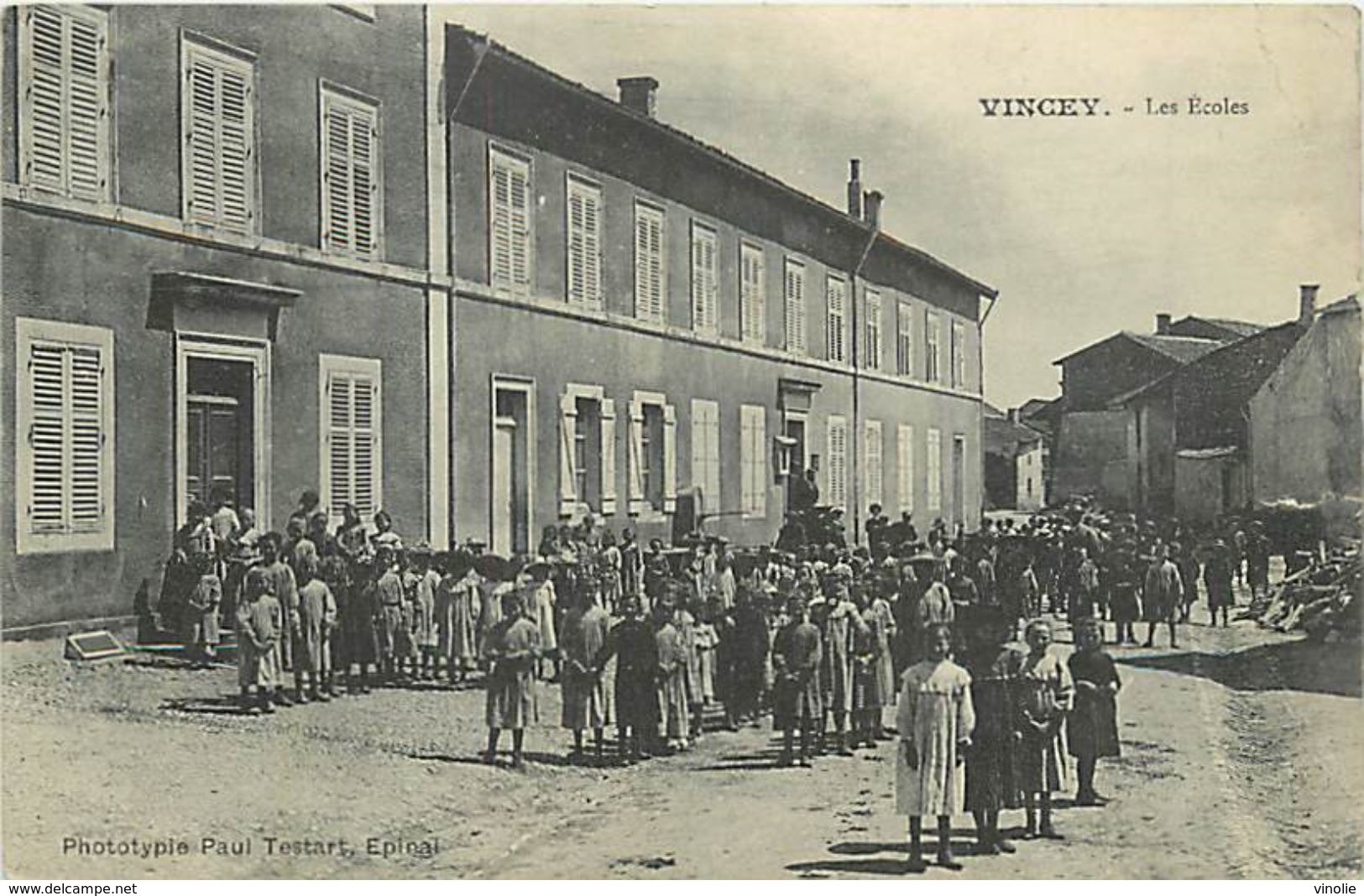 C-18-1009 : VINCEY. LES ECOLES. - Vincey